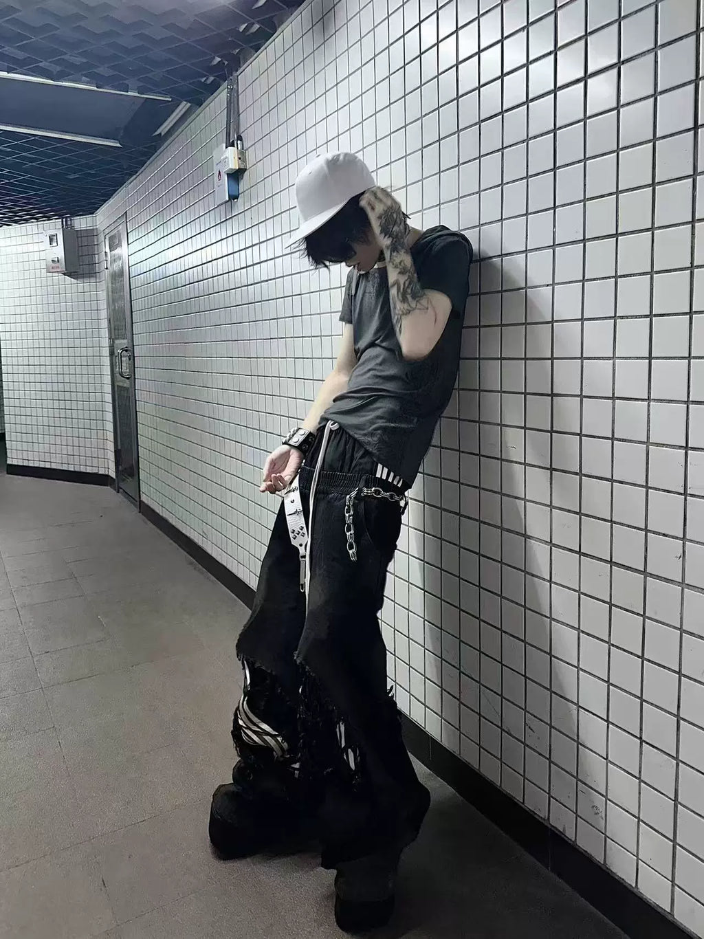 VINTAGE DISTRESSED DENIM PANTS