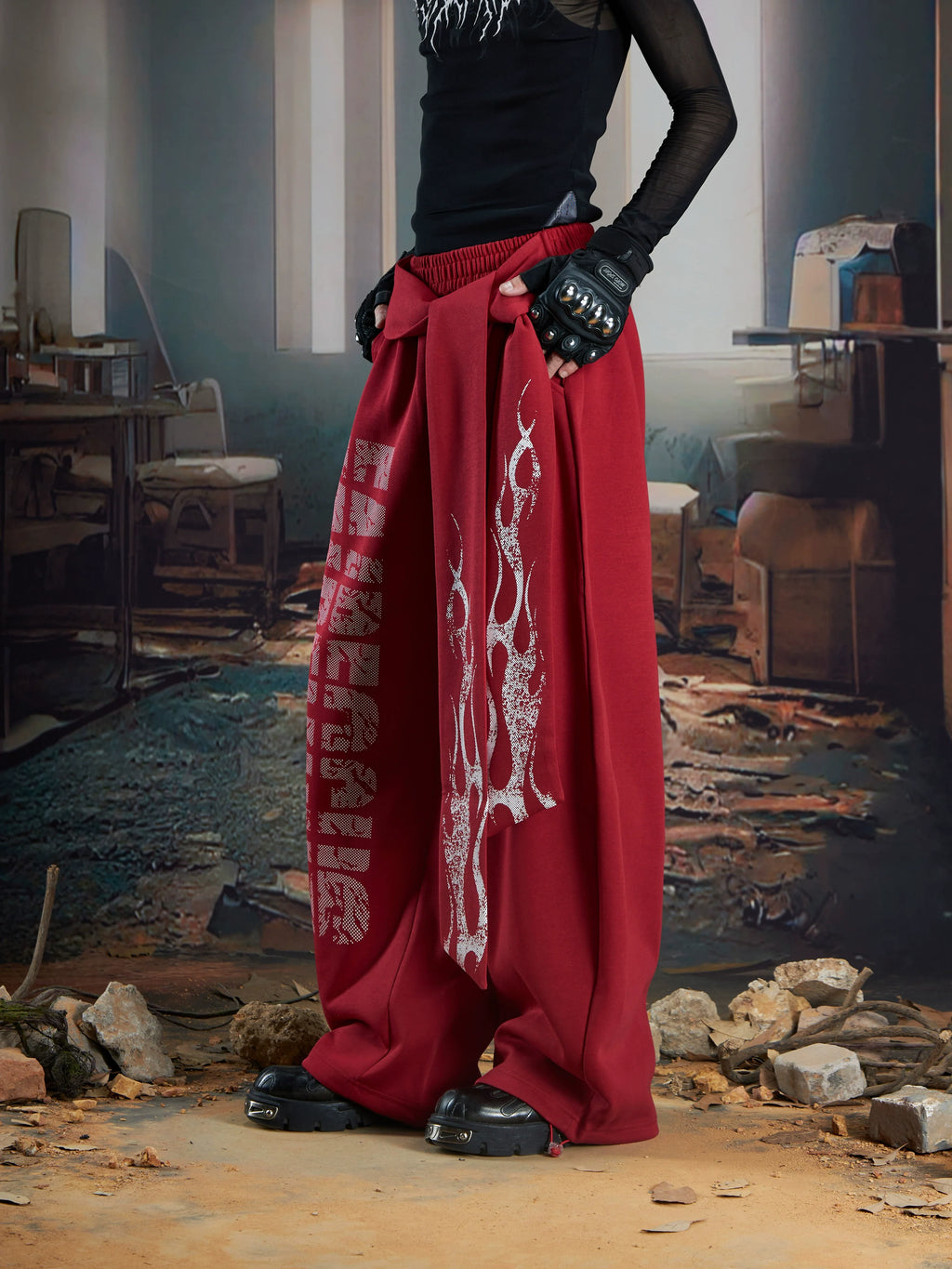 Y2K GRAPHIC DANCE SWEATPANTS