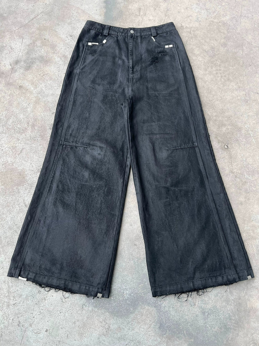 WIDE LEG DESTROYED WASH JEANS