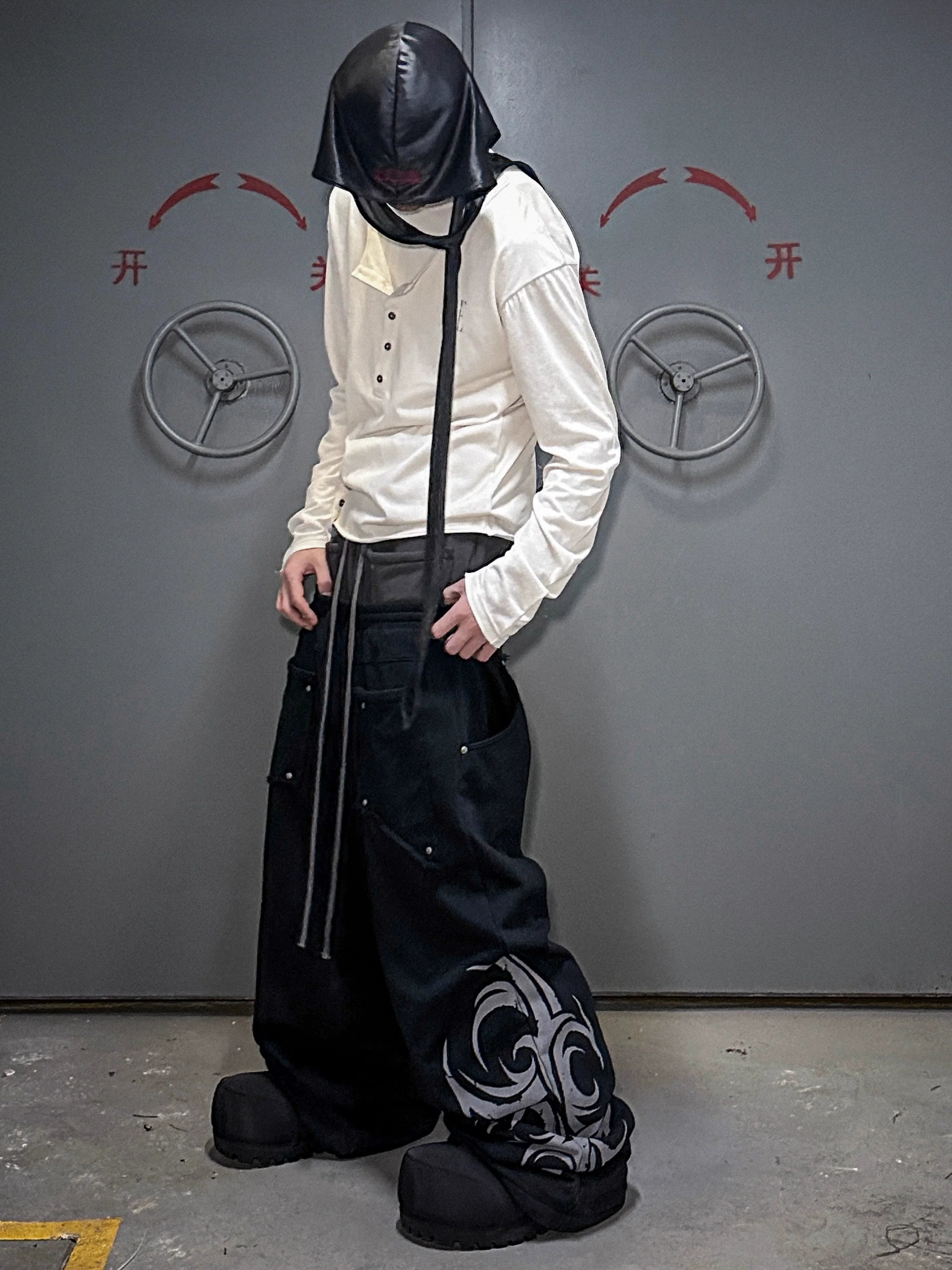 RUNAWAY EDGE SWEATPANTS