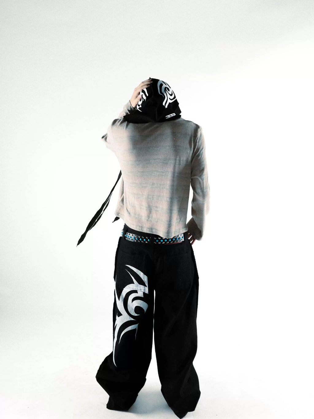 GRAPHIC BAGGY JEANS