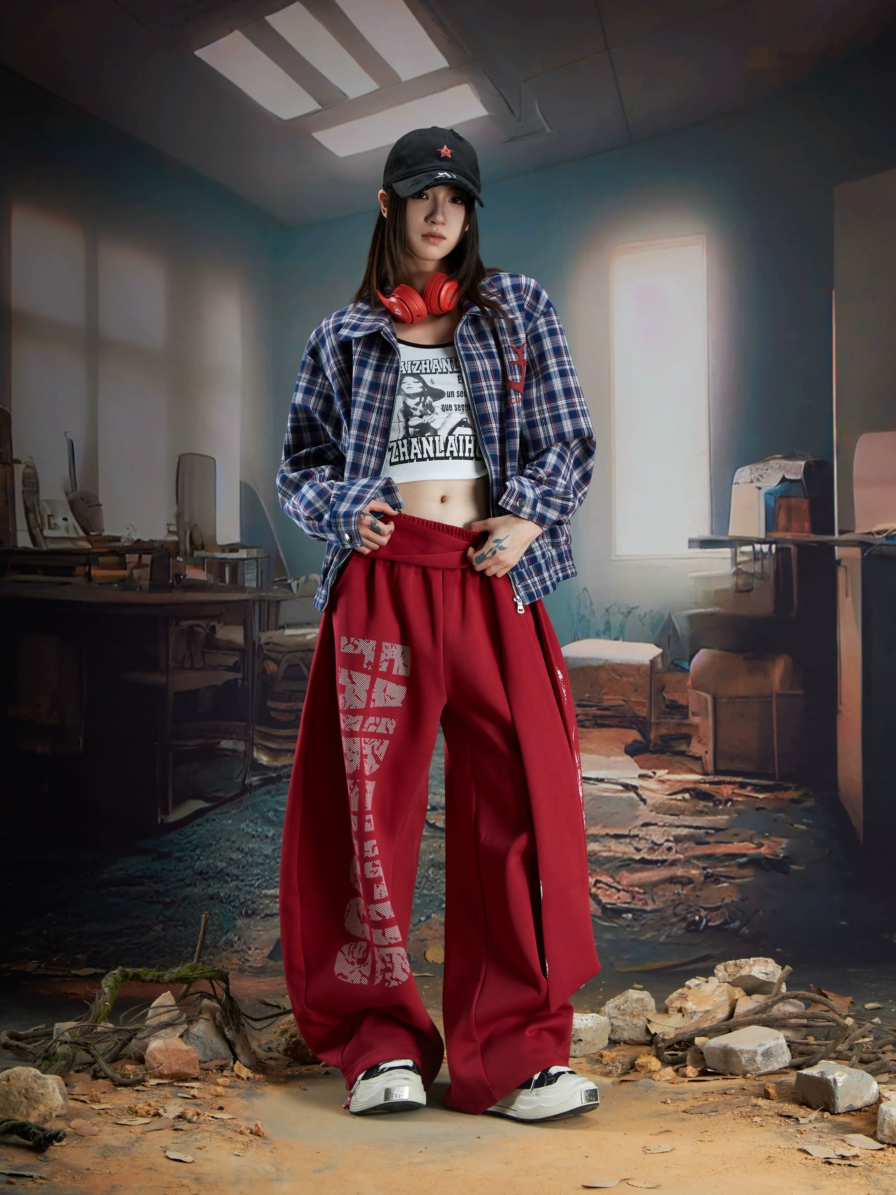 Y2K GRAPHIC DANCE SWEATPANTS