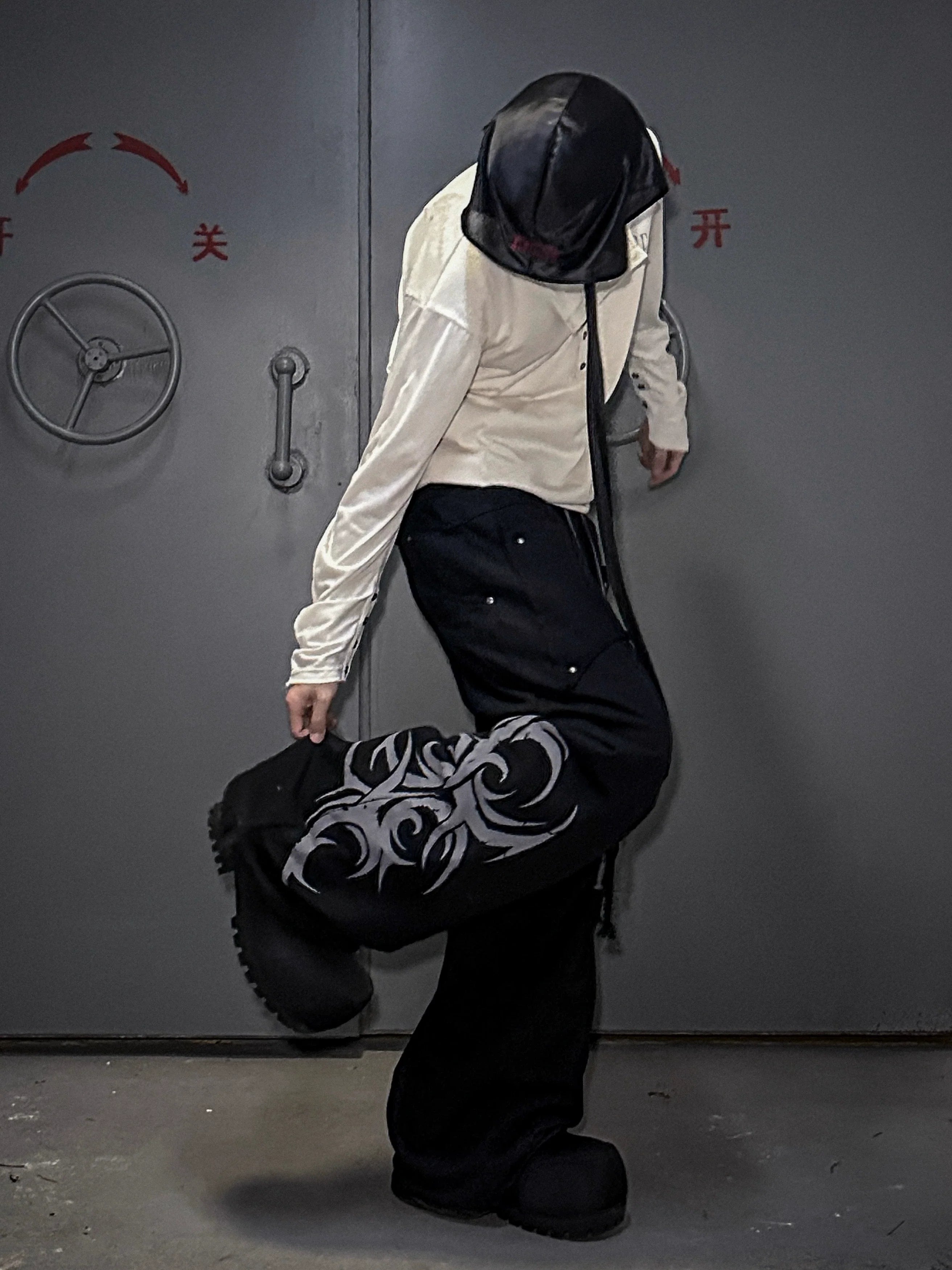 RUNAWAY EDGE SWEATPANTS
