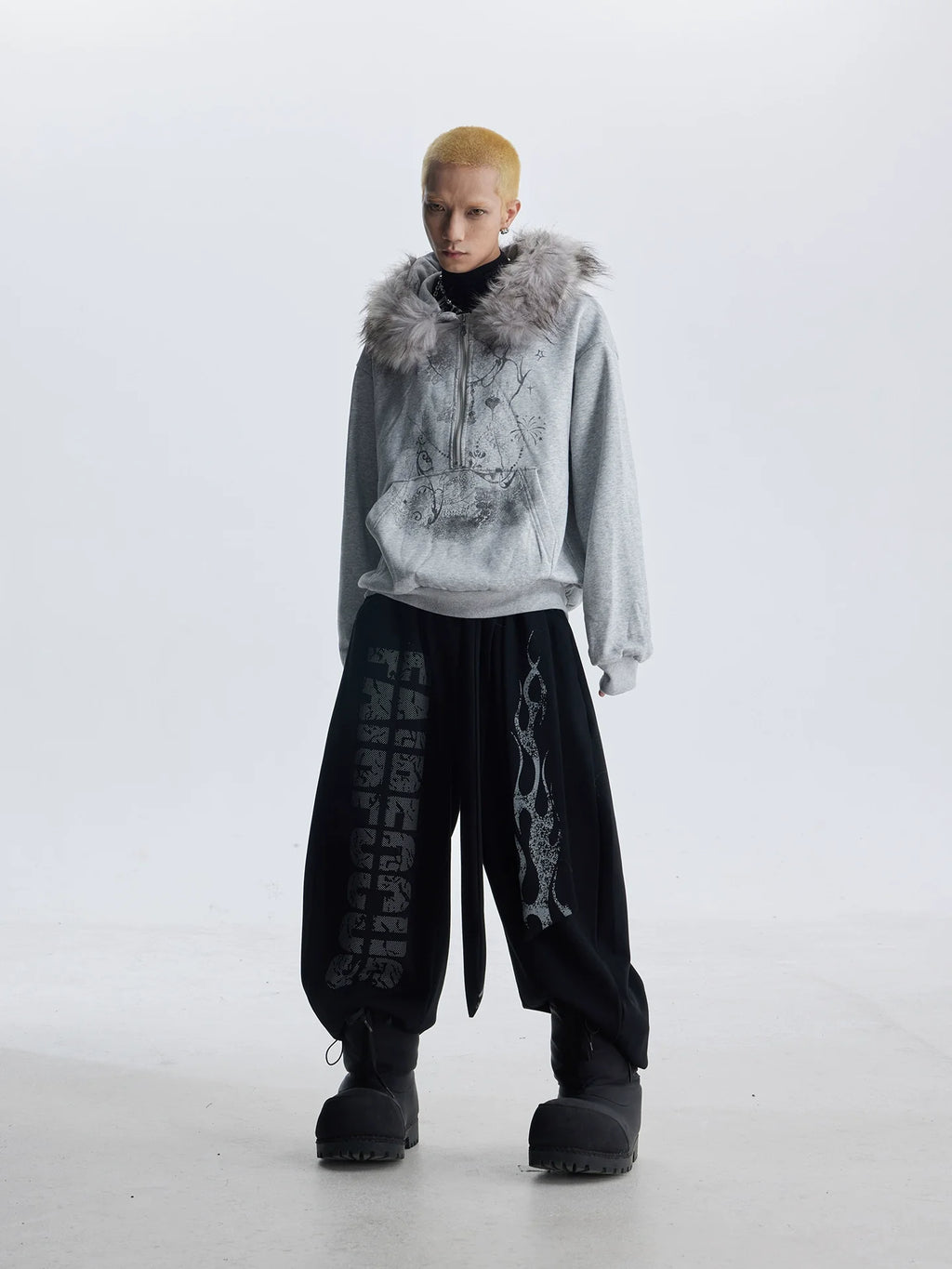 Y2K GRAPHIC DANCE SWEATPANTS