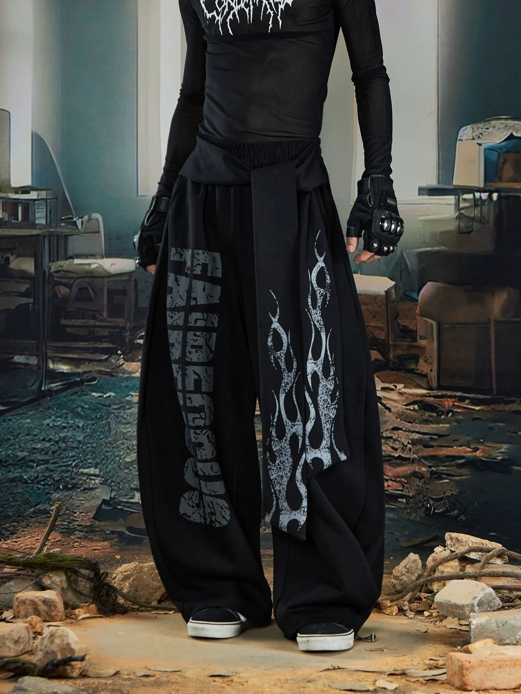 Y2K GRAPHIC DANCE SWEATPANTS