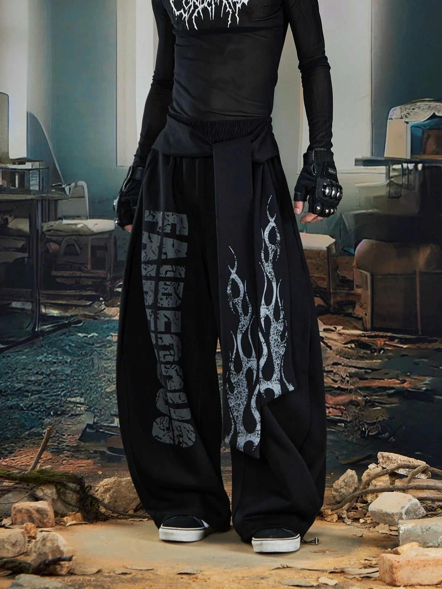 Y2K GRAPHIC DANCE SWEATPANTS