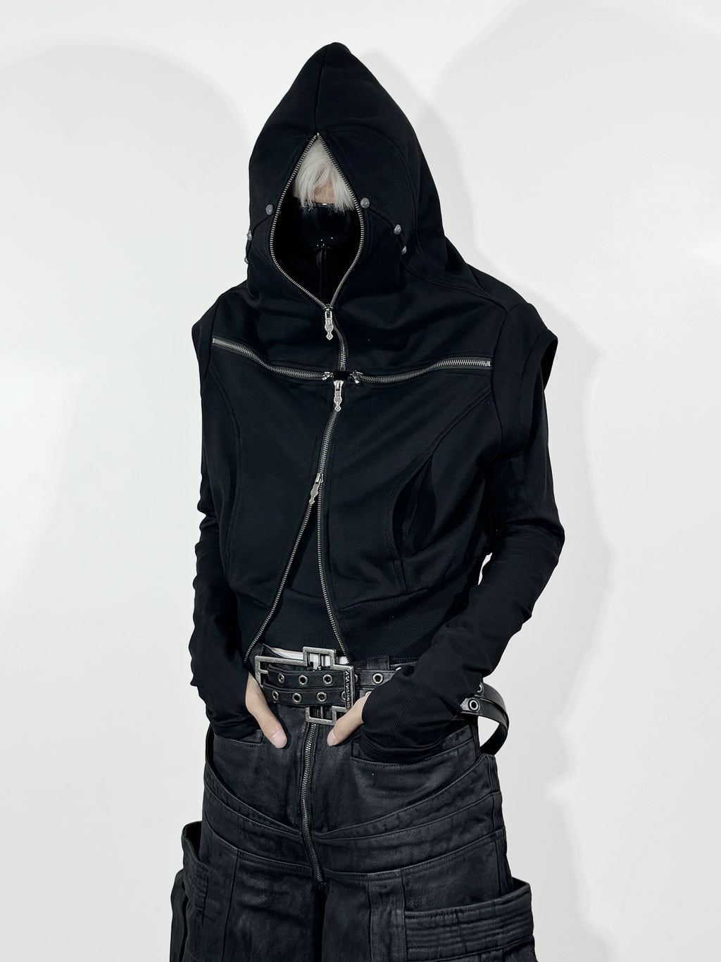 SLEEVELESS HOODED CANVAS VEST