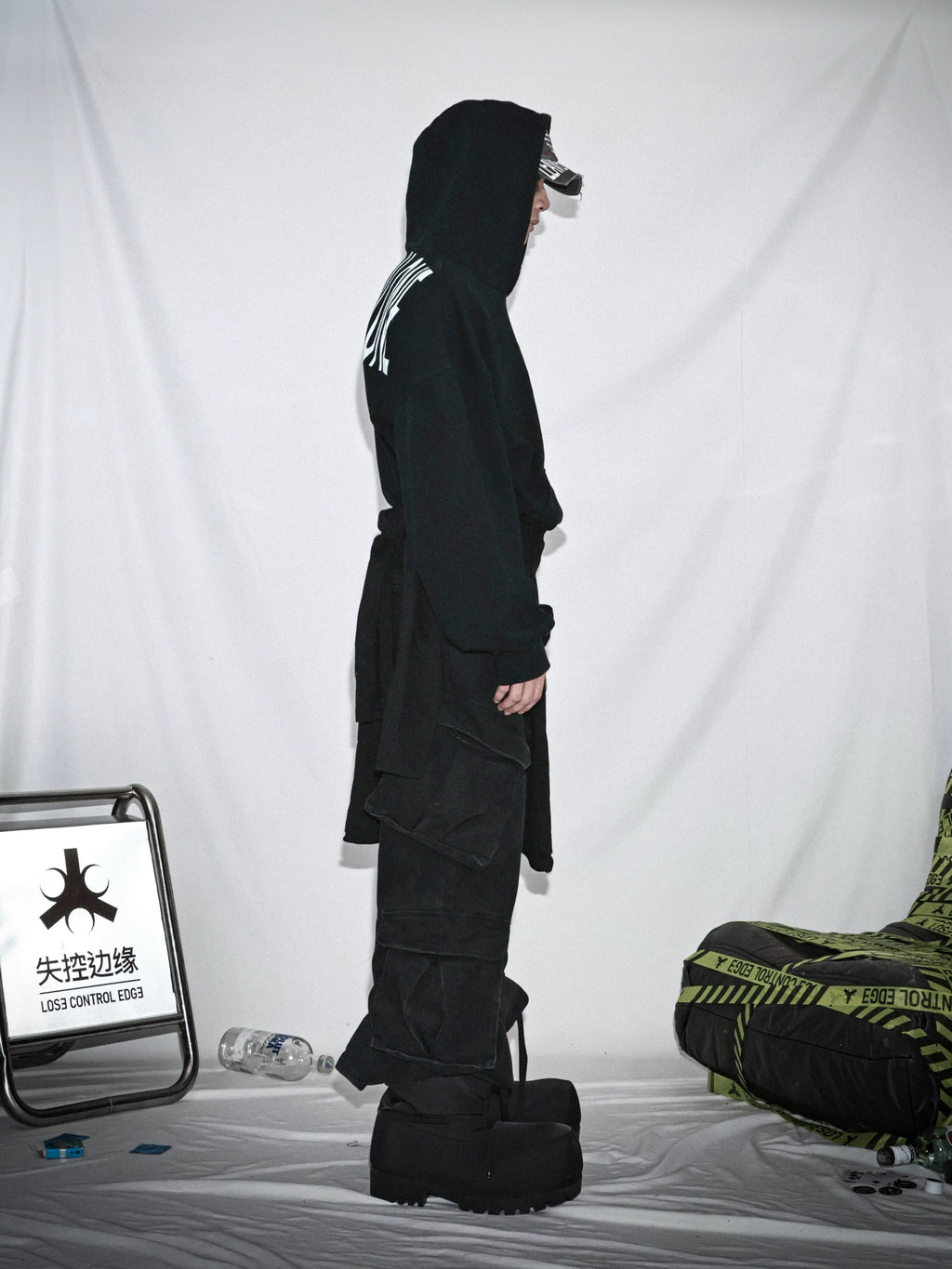 RUNAWAY EDGE HOODIE